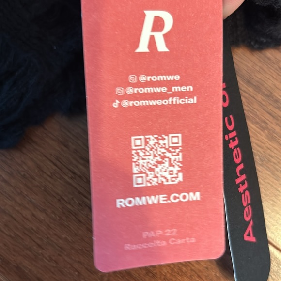 SHEIN Halloween sweater - Picture 3 of 8